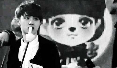 gayjikookadi:  kyungsoo wants to kiss jongin . 