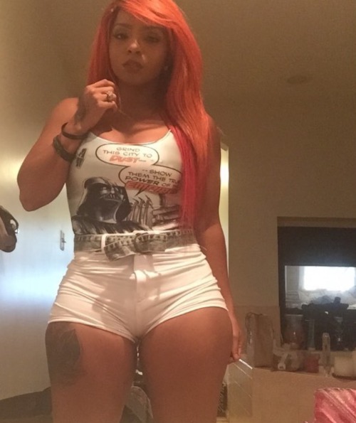handsonexperiencexxx:  (via TumbleOn)  Them hips