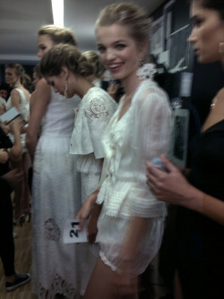 ivour:  groovly:  e-yelashes:   Daphne Groeneveld | DOLCE &amp; GABBANA SS 2011 (MFW)  she is even perfect when she is blurry  ugh she’s so CUTE  stunning