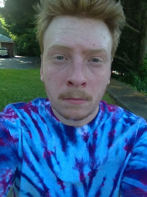 thefartsinourstars:  sweaty 8 mile bike ride selfie~