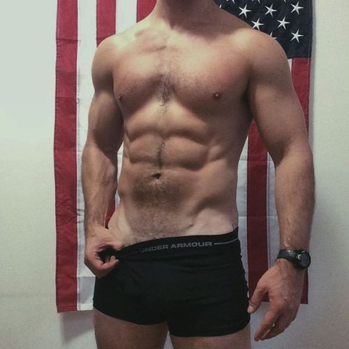 opusjohn:  straightdudesexting:  Straight hunk  Damn!  Loving these str8 boys!