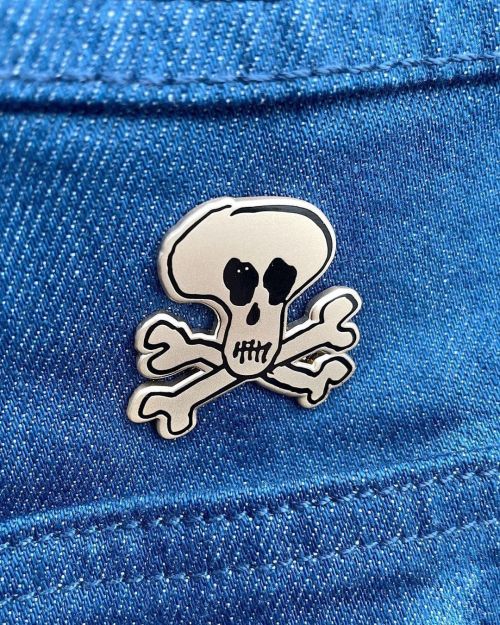 Pin @psa_press / Shop link in their bio ☠️NEW☠️Gold Vonnegut skull pin based on Kurt Vonnegut&rsquo;