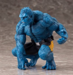 b4sx:  remixcub:  beastandthexmen:  Kotobukiya Beast ARTFX+ Statue  This is absolutely incredible.   @sleepycub34  Wow this is so good!