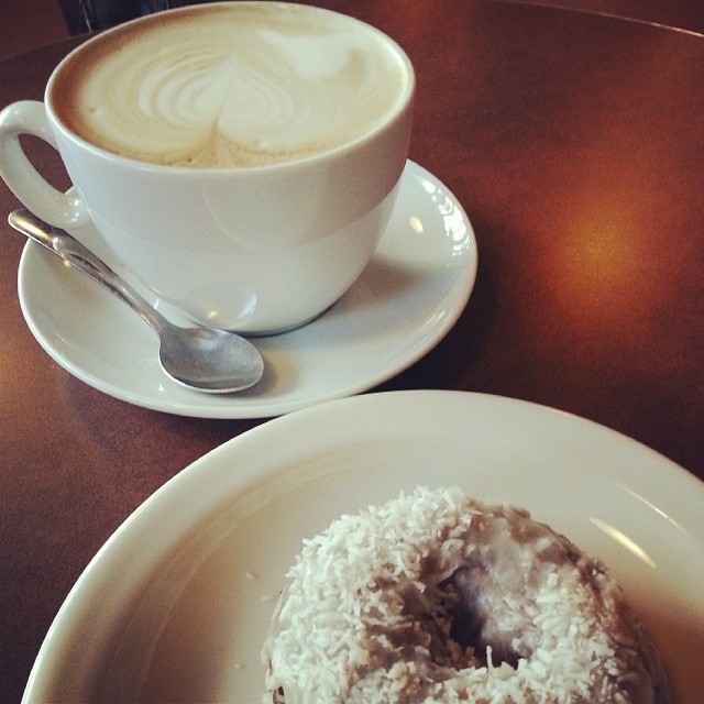 Homer Simpson breakfast #Seattle style: soy latte & Mighty-O donut at Espresso Vivace. #coffee (at Espresso Vivace)