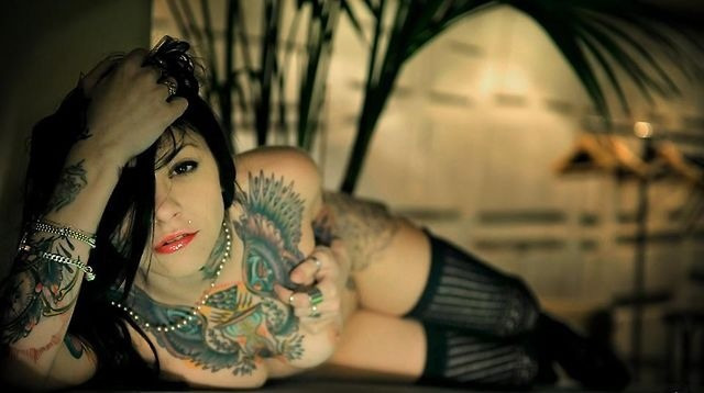 Hot Girls Inked