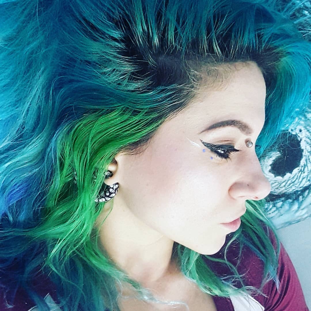 More dye dye dye #hairdye #colourfulhair #colouredhair #canadian #pierced #00ga #punk