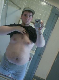 alexandertherager:  the-garo-ninja:  Thought I’d take a picture with my old camera. Haha.  Unf!!!! 