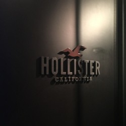 #hollister #fifthavenue #newyork #travel