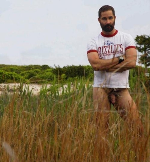 menandsports:  hairy men and naked athletes at http://www.menandsport.com 