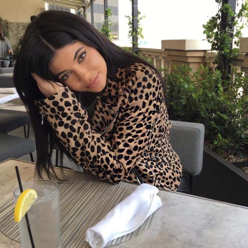 world-of-fashions:Kylie Jenner