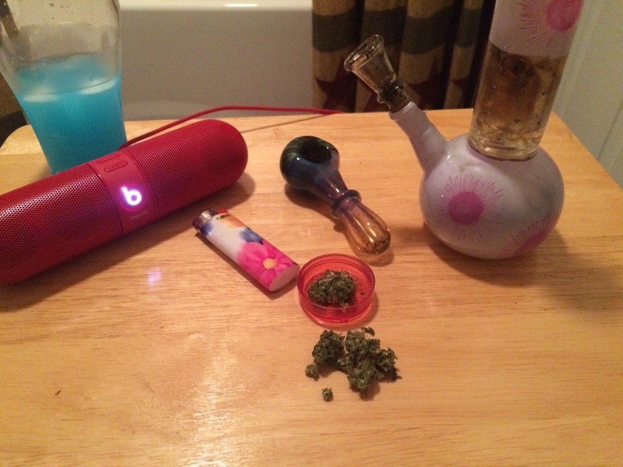 pale-babes-of-ghetto:  — 