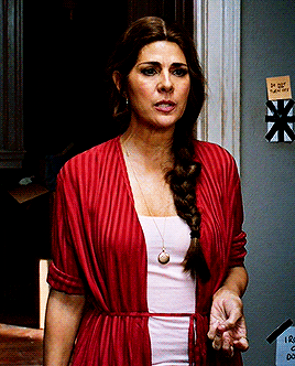 exposedmoonlight:  andthwip:  Aunt May serving Looks™  Marisa Tomei has always been such a beauty and so sexy. 😍♥️