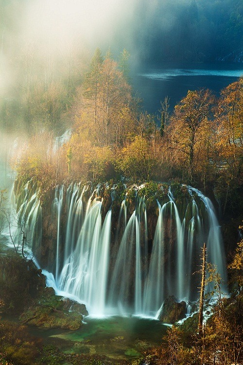 ponderation:  Autumn in Paradise by JokinRomero  