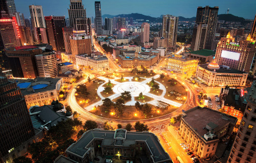 mingsonjia:  Whenever I post those amazing traditional architectures from other cities in China I keep reminding myself that my hometown has “City Squares”… Some squares in Dalian,China (not including shopping plazas) 1 友好广场 Youhao Square