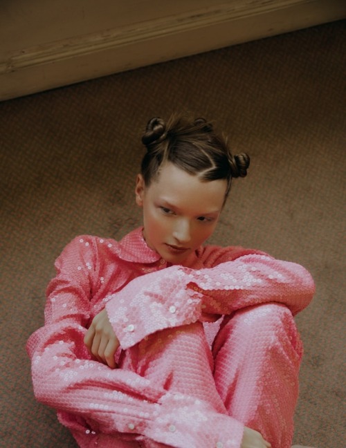 fashionfaves:Darina Toropova by Ricardo Santos