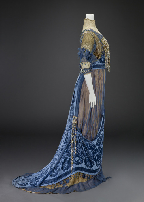 fashionsfromhistory: Evening Dress Girolamo Giuseffi c.1912Indianapolis Museum of Art