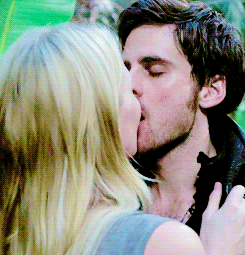 theouatgifs:A one time thing… (ﾉ◕ヮ◕)ﾉ*:･ﾟ✧