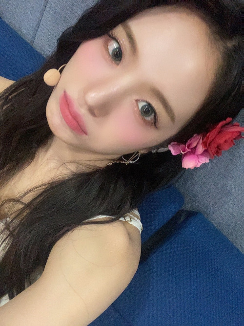 korean-dreams-girls:GyuRi (Fromis_9) - Weverse Update Pics