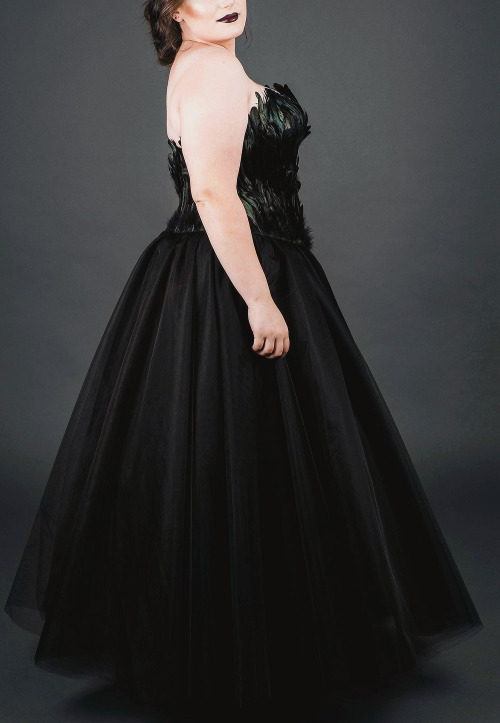 sarallis: evermore-fashion:Xiaolin Design ‘Maleficent’ &amp; ‘Black Swan&