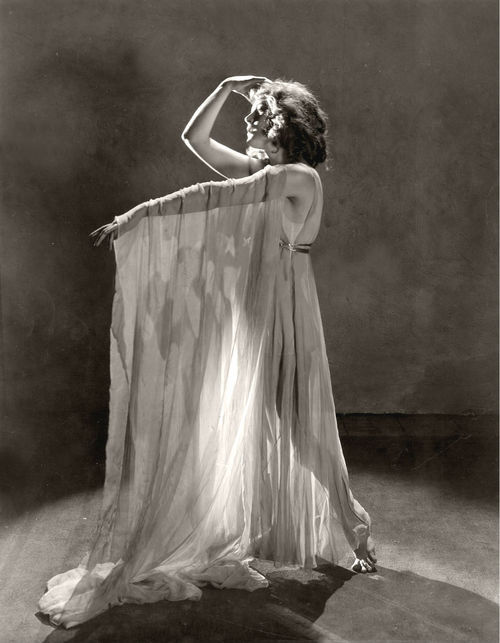 vintagechampagnefever:  Ethereal Vilma Banky  