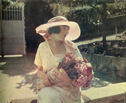 Jacques-Henri Lartigue - Bibi , Nice 1920 autochrome