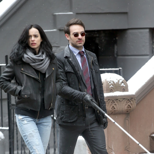 netflixdefenders:Krysten Ritter and Charlie Cox filming The Defenders on February 3, 2017/ NYC