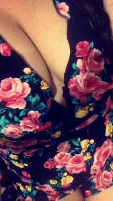 brown-nipples:  Floral romper from F21🌺