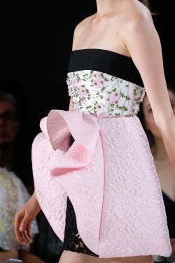 prada-milahno:  Detail at Giambattista Valli Fall 2015 Couture
