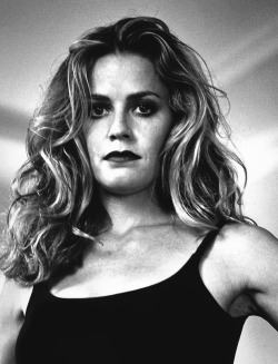 antipahtico:  Elisabeth Shue 