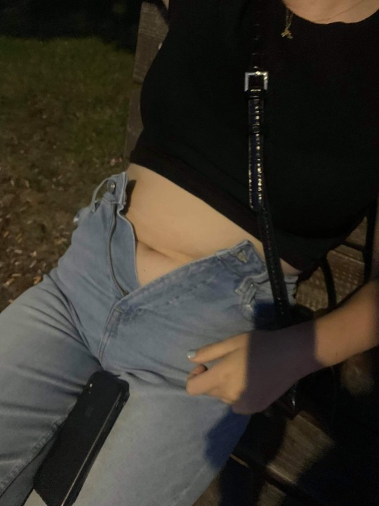 polishfeedernfeede-deactivated2:She had to unbuttoned her pant, I filled her right today 