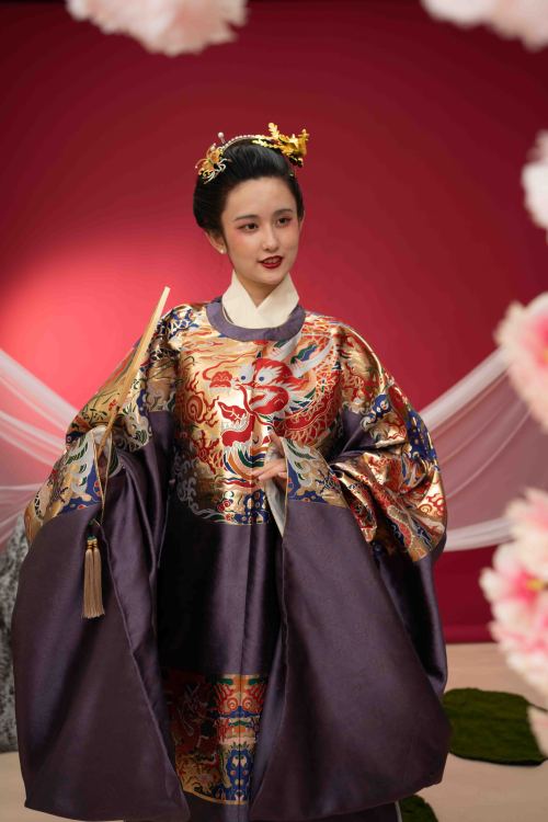 Traditional chinese hanfu in Ming Dynasty style by 南樾织造