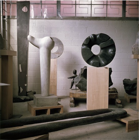 d-untrait:Isamu Noguchi’s studio, New York. 1969. SOURCE : The Noguchi Museum Archives.