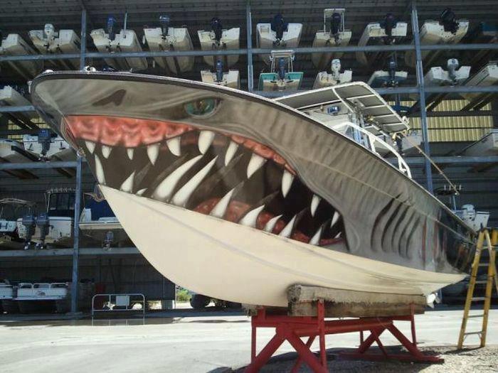 mentallydefectiveandborntoolate:  This paint job will turn some heads when the is