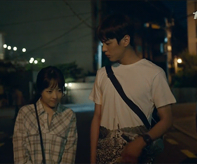 thesuitelife547:  I…am so late in watching this episode haha. But still, Kwak Siyang looks good and I kind of really like him with Park Boyoung. The moment I saw that scene with them walking together I was like “Wow, they match well” hahaha. I