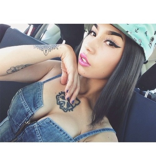 baddiewitthacurls:  solisseblog:  Jamie 😍  baddiewitthacurls † 