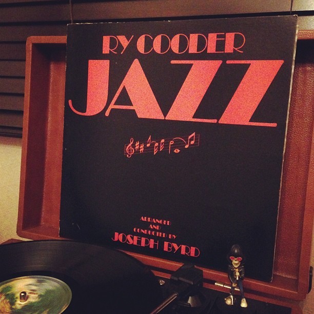 igaoaka:  #キイテイルオンガクハコレ♫ #nowplaying #vinyl #RyCooder 