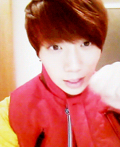 hoontokki:   Hoon being adorable in his Starcall  