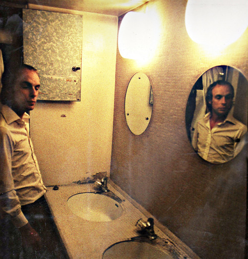 moredarkthanshark:  Brian Eno during the recording of Another Green World at Basing Street Studios, London, 1975