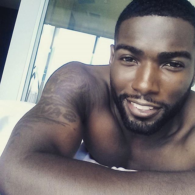 blackandwhiteandwhatever:  Male perfection 