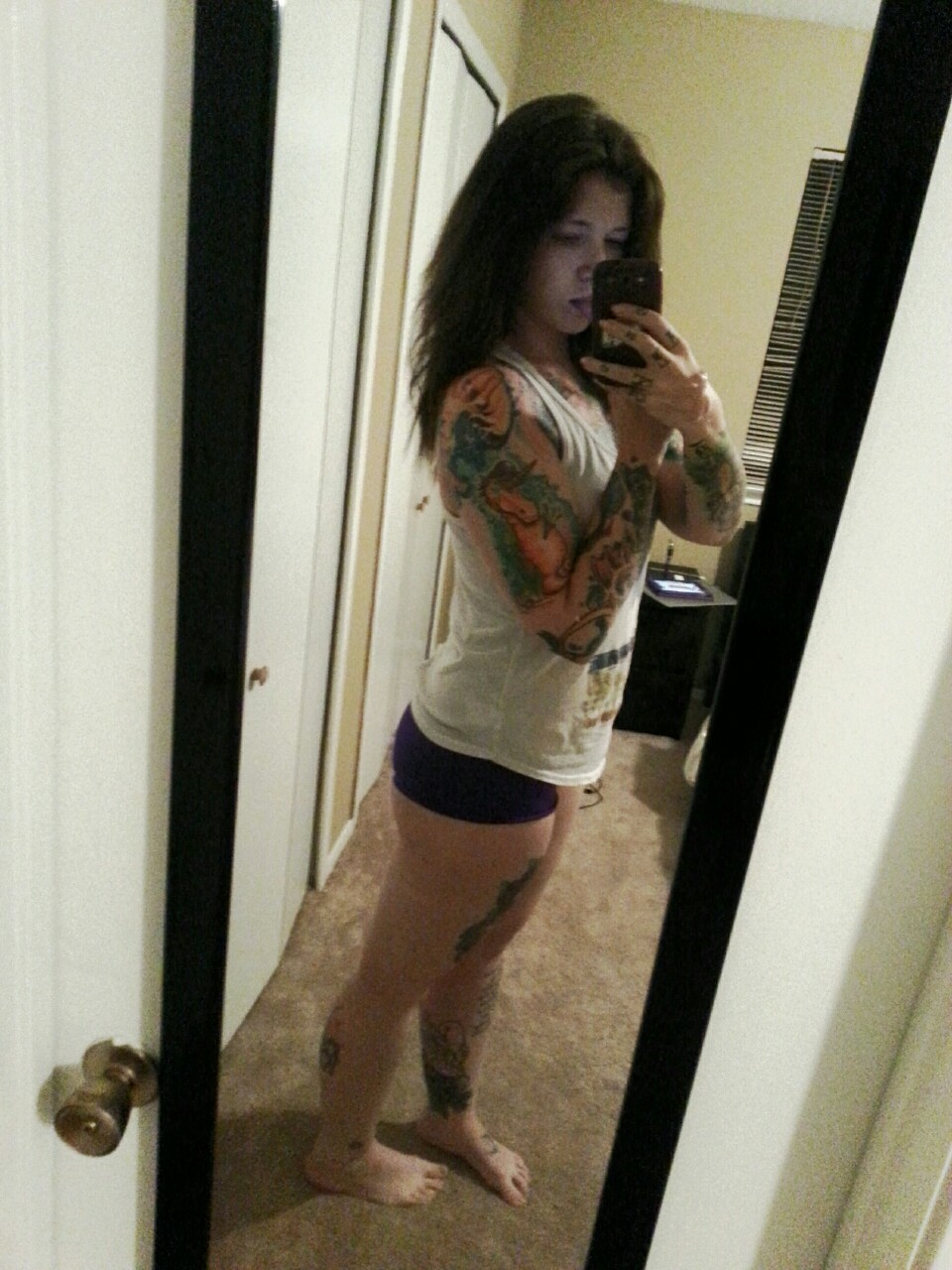 polareyez:  polareyez:  I was brushing my teeth when I noticed what a good thigh
