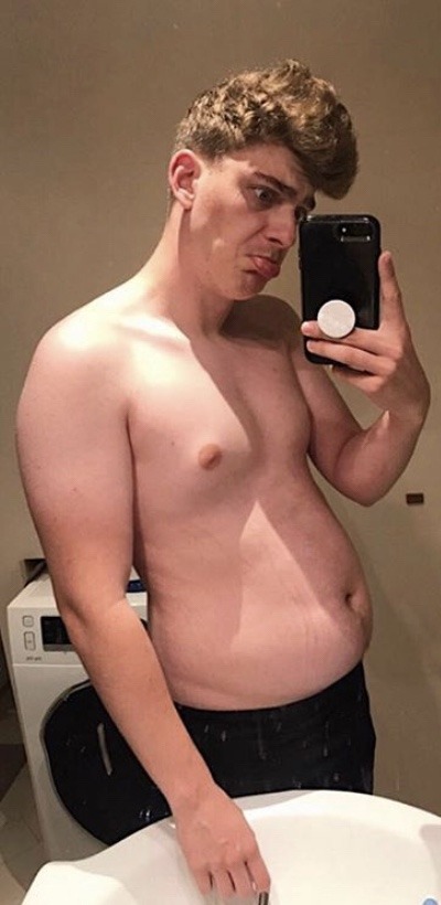 luterpacificae:pregnantguys:the baby’s growing more and more each day (@cyrilschr on IG)Mmmmh chubby French guy