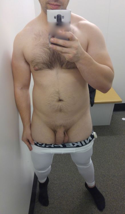 bigdbob:  Just grabbed some new long tights, because I’m trying getting my fat ass in shape, even during the holidays :) Anyways, sorry for the distortion I had to put on my phone. I now have a very recognizable case and had to blur it out. Anyways,