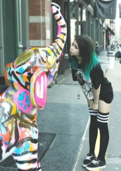 moshingxwithxmyxdemons:  Walked through NYC with my sister and found this cool Elephant ♡
