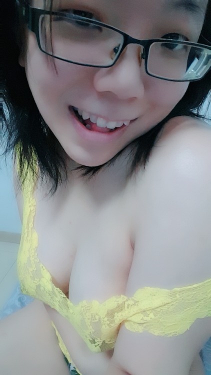 Porn Pics mastergangbang:  Horny bitch that likes to