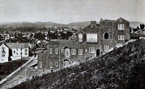 danismm:“Castle Rea Villa” Aparments, Oakland California 1923. Arch. W. J. Wilkinson.