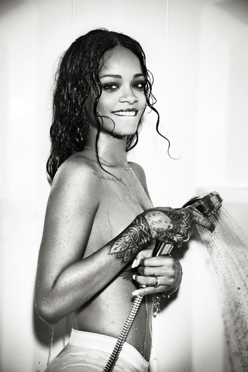 jaycooleyy:  Rihanna