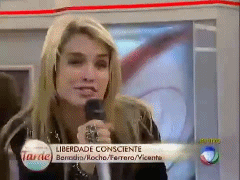 luar-ate-depois-do-fim:  Eu amo esse Gif pq a Lua e o Arthur se batem e ela vira