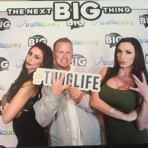 #ThugLife with @realmoniquealexander and @julesjordanx #Internext2016 by nikkibenz