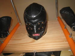 northernleather:  A Gimp going nowhere