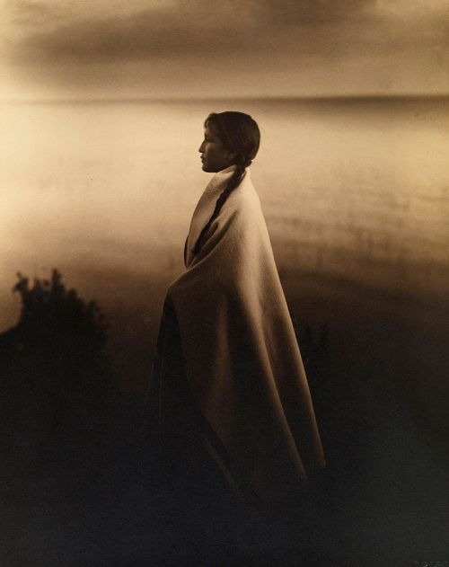 awakeningfromthedream:Native Chippewa Indian girl, 1907